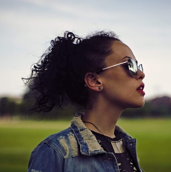 Meet your Posher, Emily - Picture 1 of 1